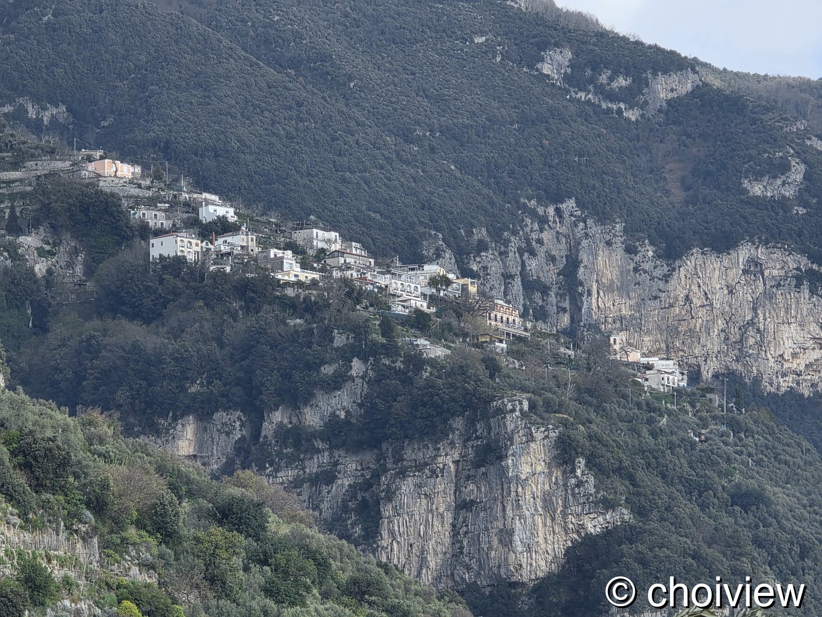 소렌토에서 포시타노까지 — 절벽 위의 마을을 찾아서 소렌토 해안과 베수비오 산